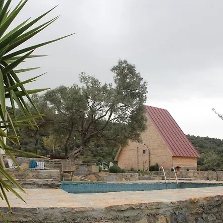 بيت خشبي Olive Garden Retreat *